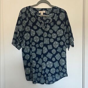 ▪️Michael Kors Navy Medallion Split-Neck Blouse▪️